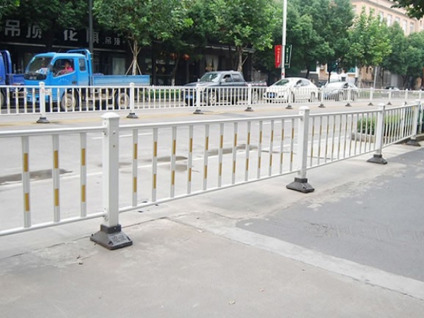 泰安市区道路护栏安装